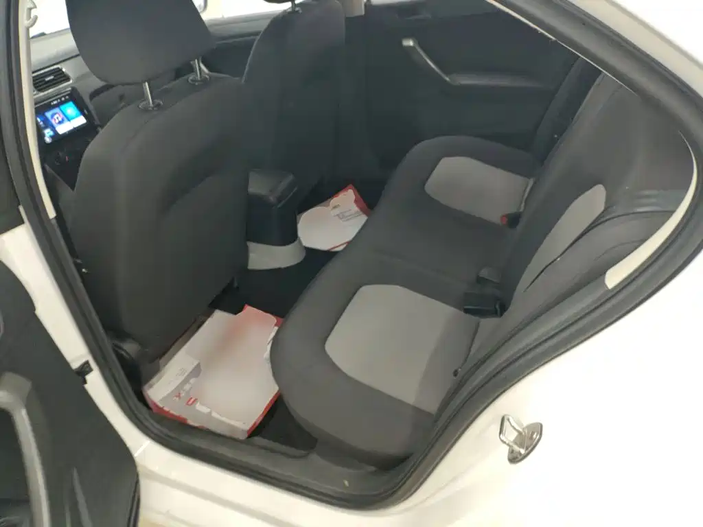 Skoda Rapid 2018 — фото 17
