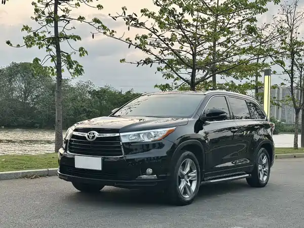 Toyota Highlander 2016