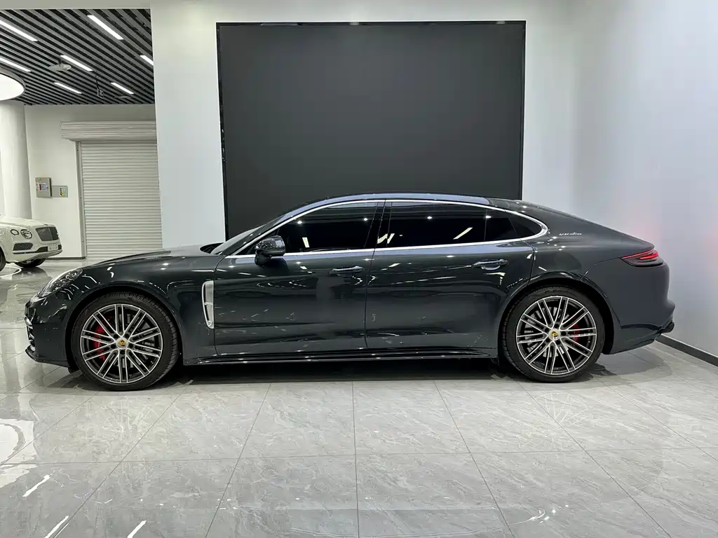 Porsche Panamera 2020 — фото 4