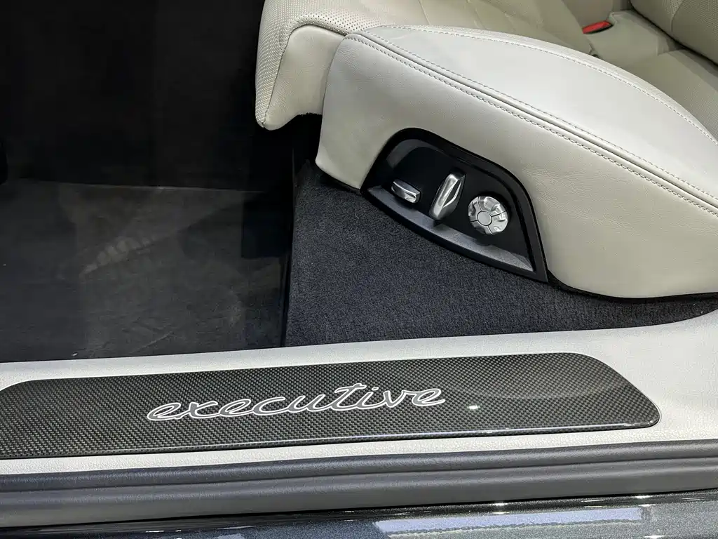 Porsche Panamera 2020 — фото 16