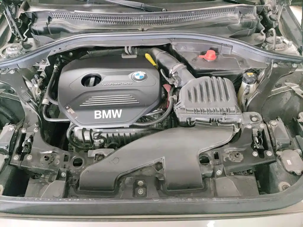 BMW 1 Series 2018 — фото 10