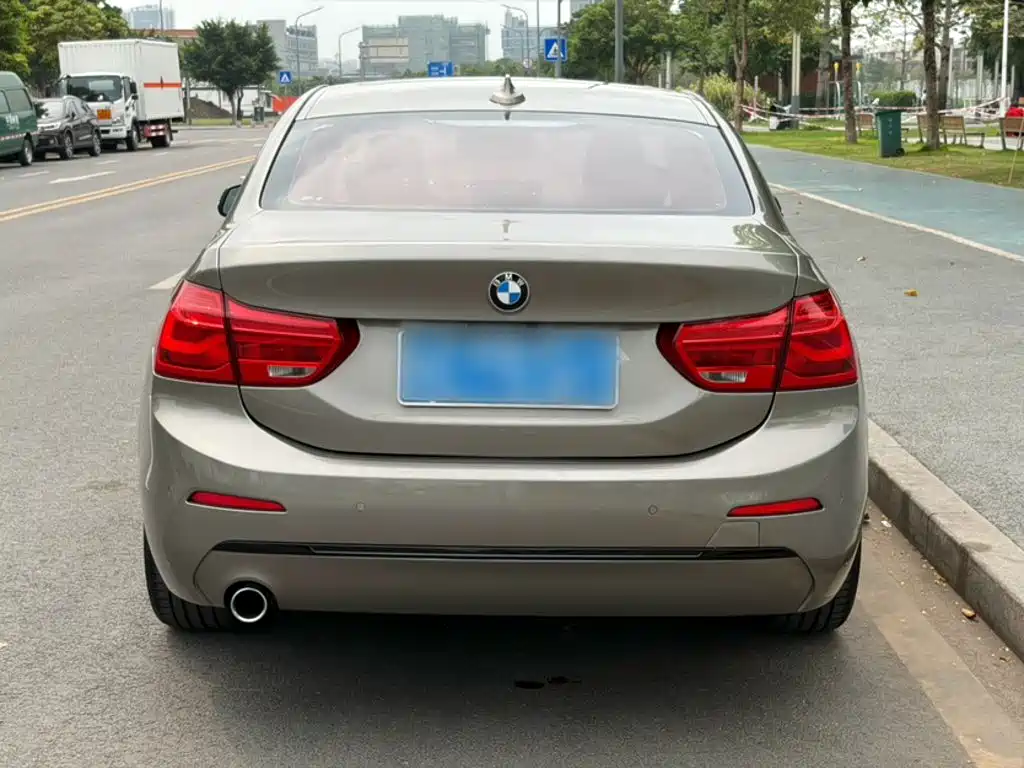 BMW 1 Series 2018 — фото 23