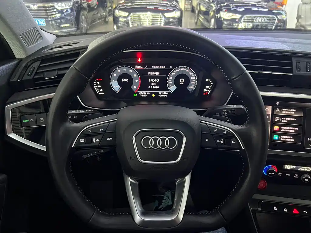 Audi Q3 2021 — фото 13