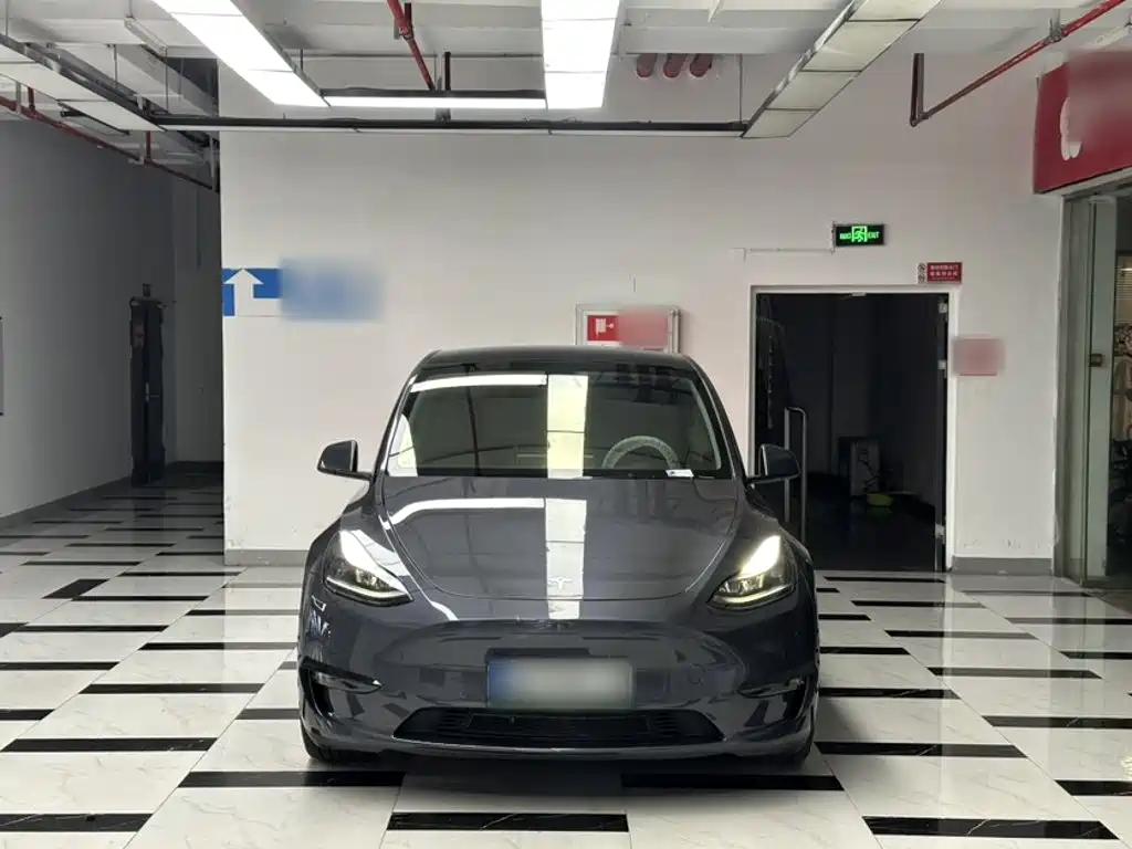 Tesla Model Y 2023 — фото 13