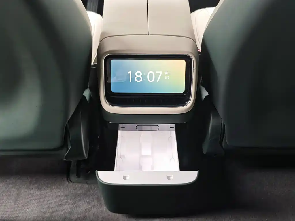 Xiaomi YU7 2025 — фото 13