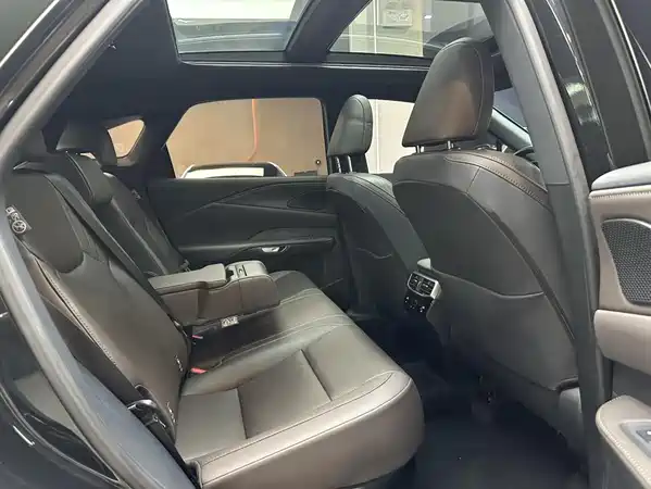 Lexus RX 2025