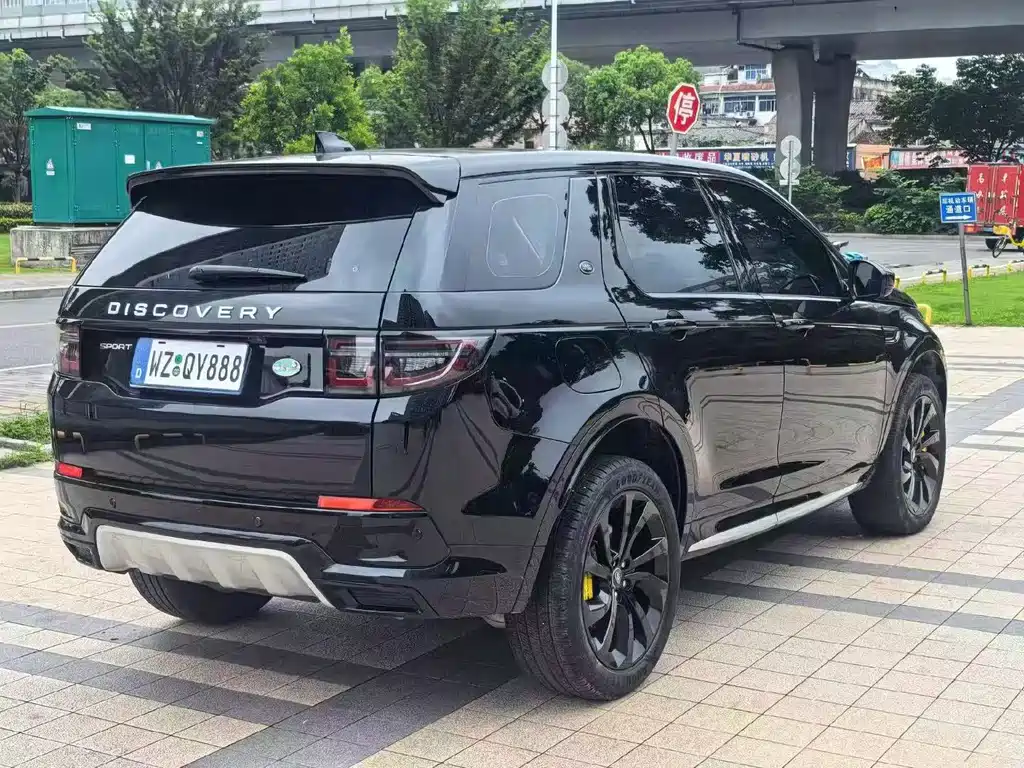 Land Rover Discovery Sport 2023 — фото 7