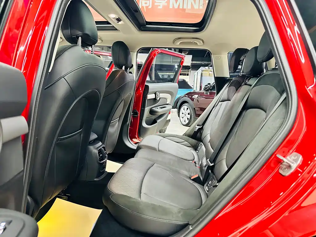 MINI Clubman 2018 — фото 19