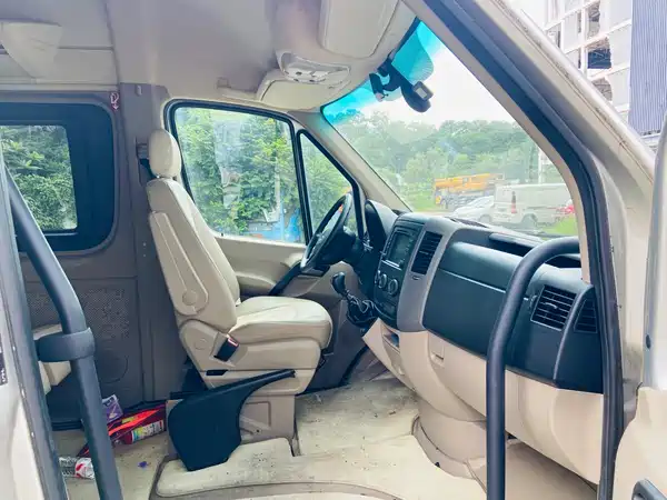 Mercedes-Benz Sprinter 2012