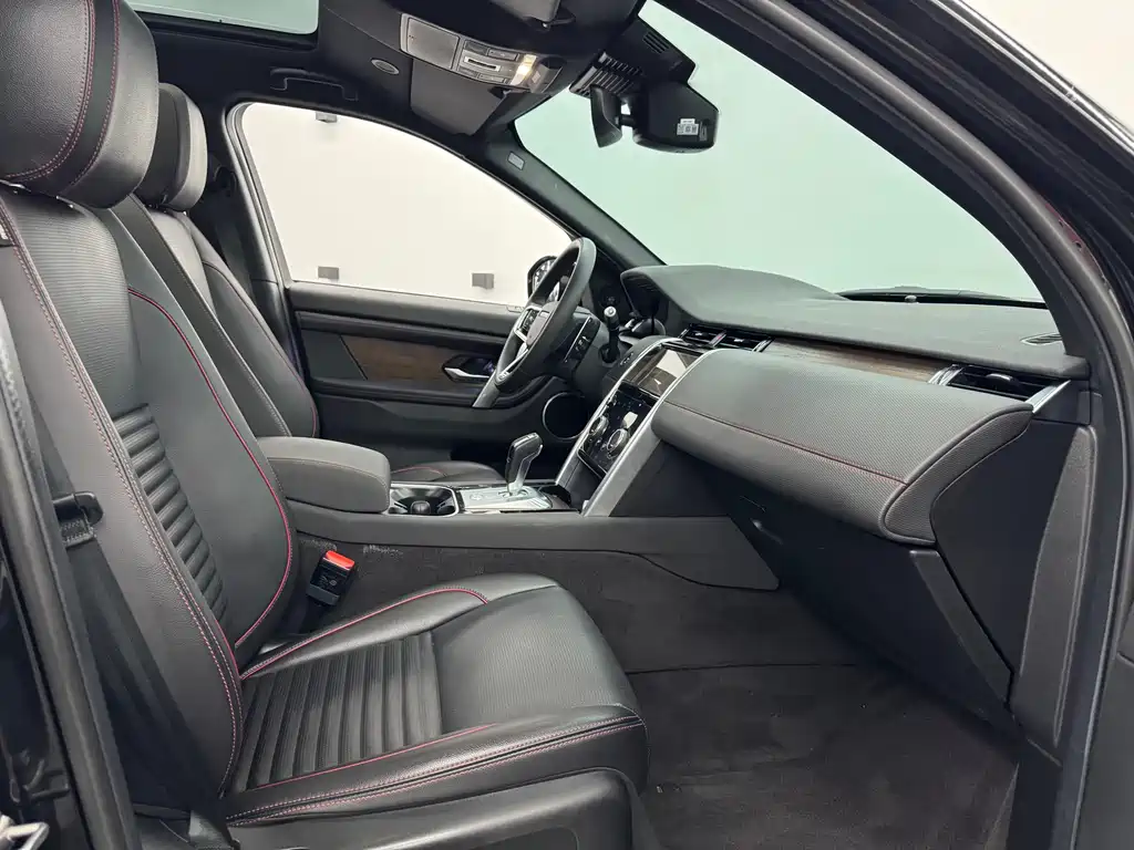 Land Rover Discovery Sport 2023 — фото 10
