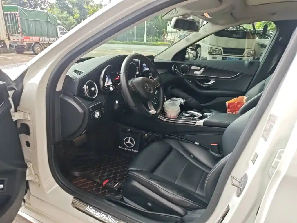 Mercedes-Benz C-Class 2018 — фото 15