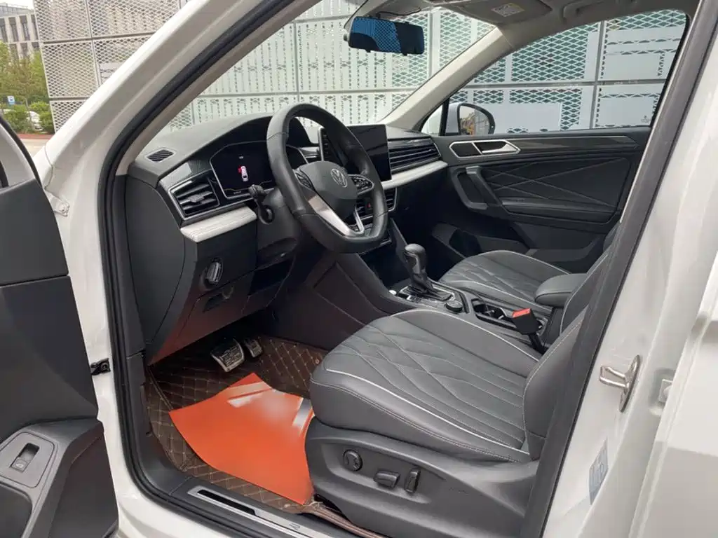 Volkswagen Tiguan L 2023 — фото 14