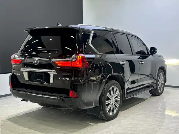 Lexus LX 2016