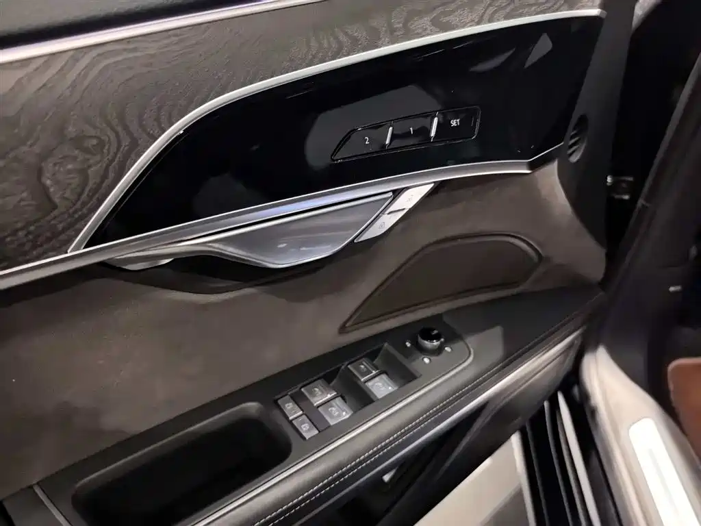 Audi A8 2024 — фото 7
