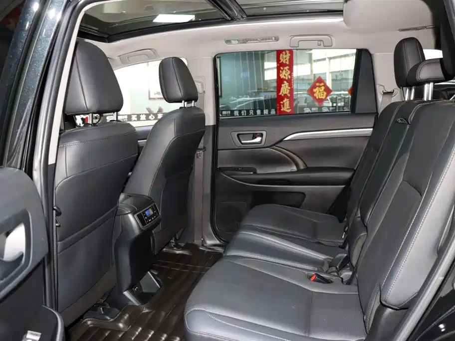 Toyota Highlander 2021 — фото 11