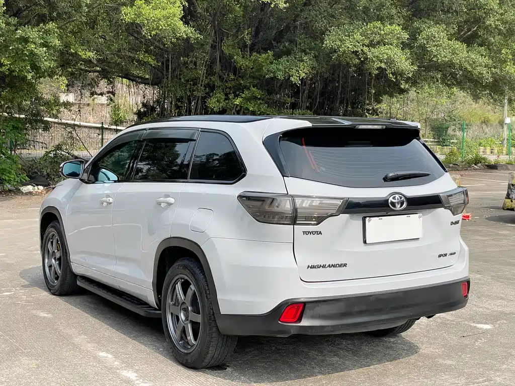 Toyota Highlander 2018 — фото 10