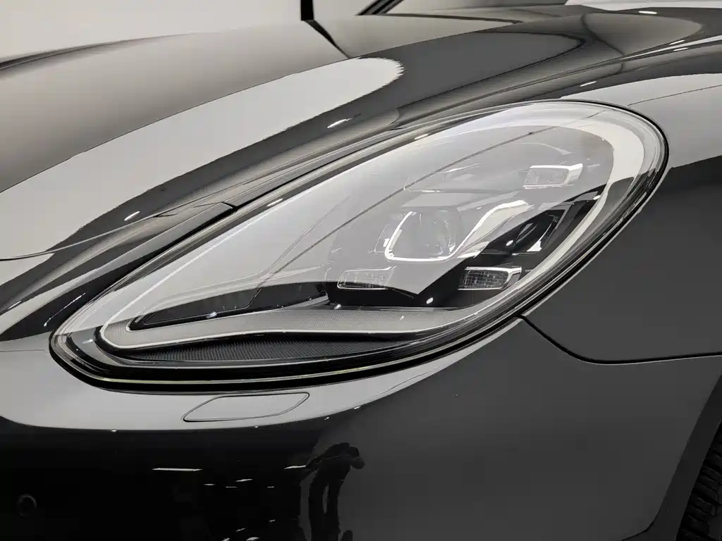 Porsche Panamera 2018 — фото 26