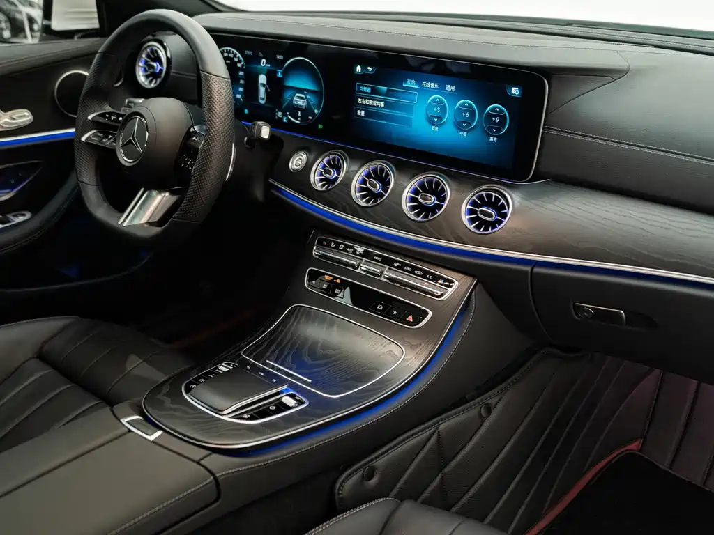 Mercedes-Benz E-Class 2022 — фото 10