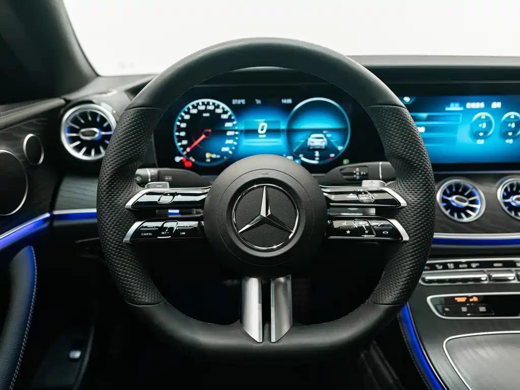 Mercedes-Benz E-Class 2022 — фото 13