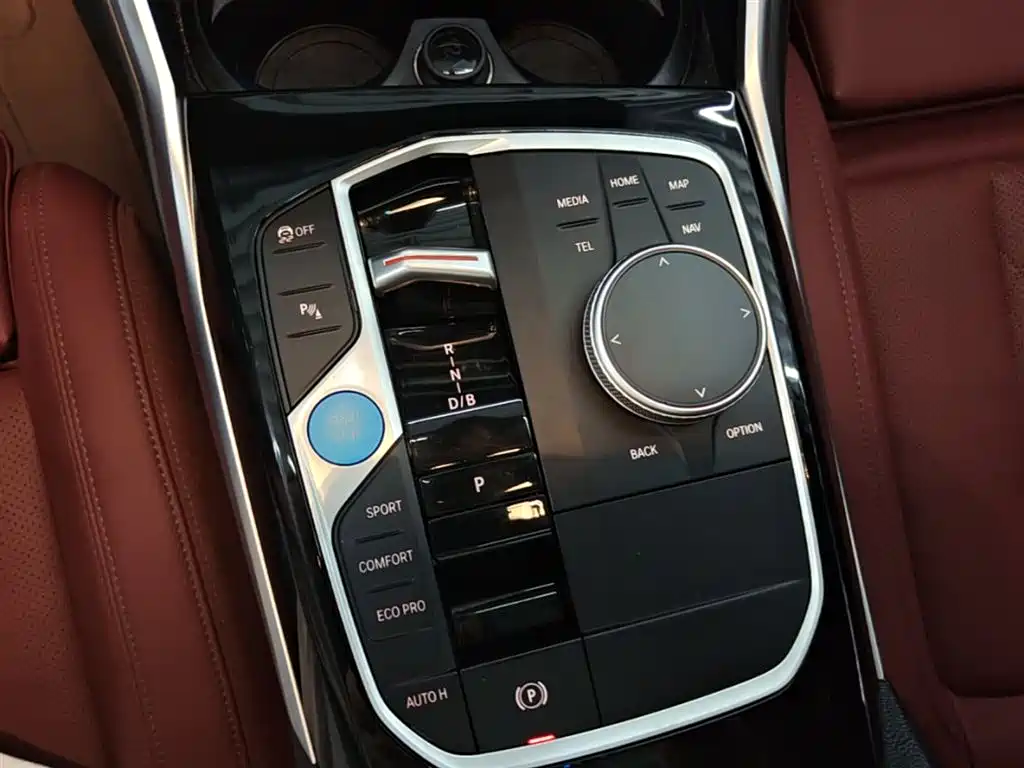 BMW i3 2024 — фото 14