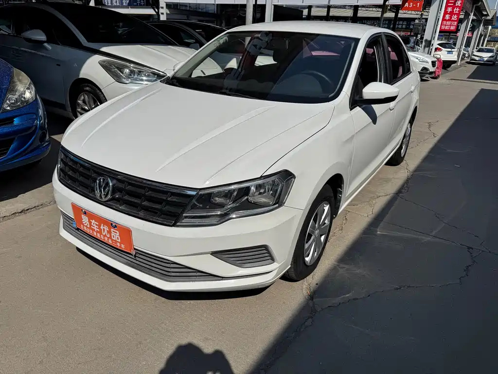 Volkswagen Jetta 2018 — фото 1