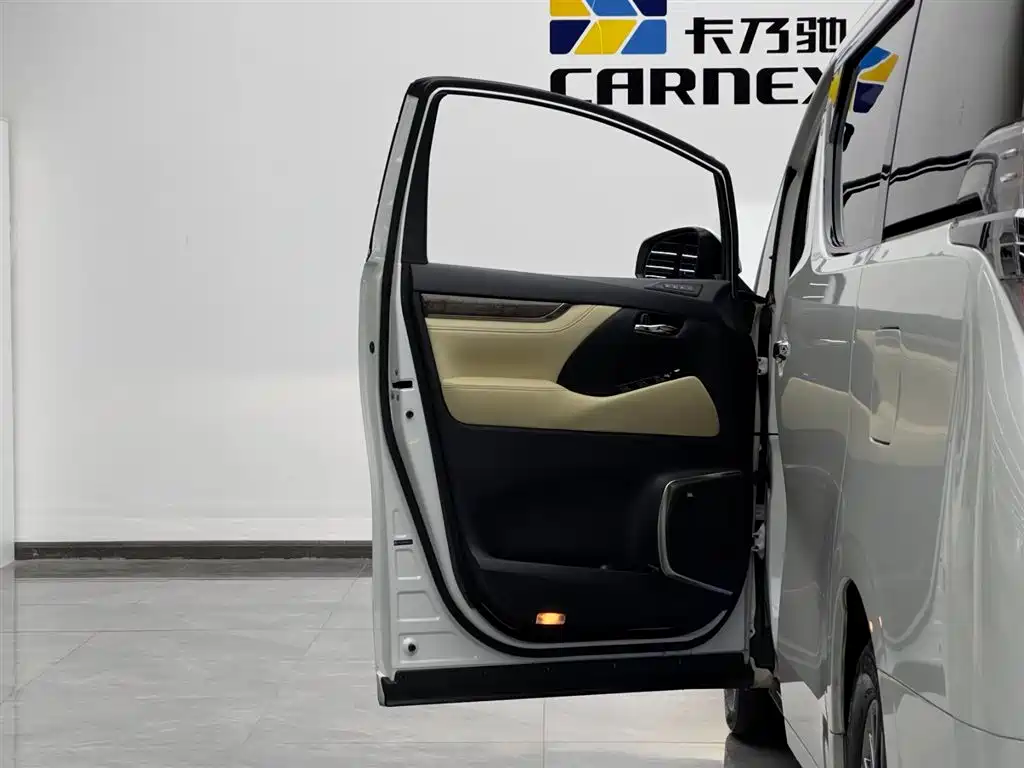 Toyota Vellfire 2022 — фото 5