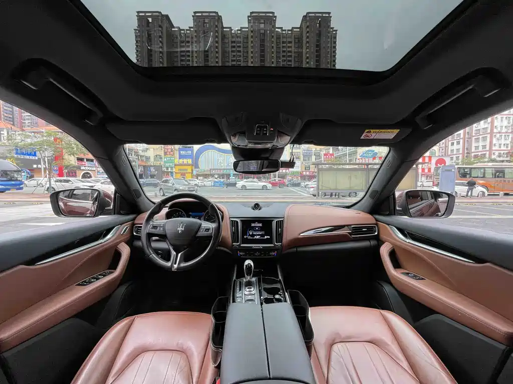 Maserati Levante 2018 — фото 13
