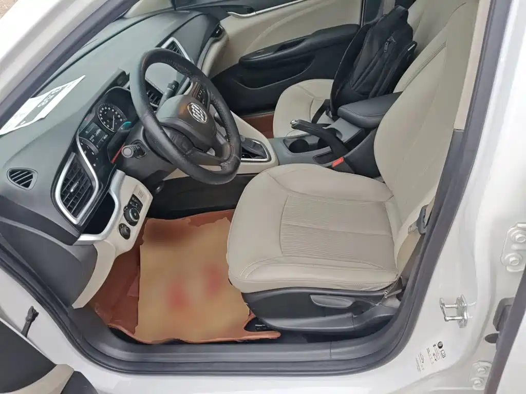 Buick Excelle 2017 — фото 15