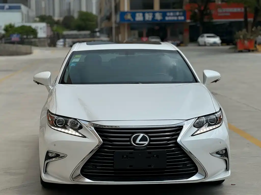 Lexus ES 2017 — фото 2