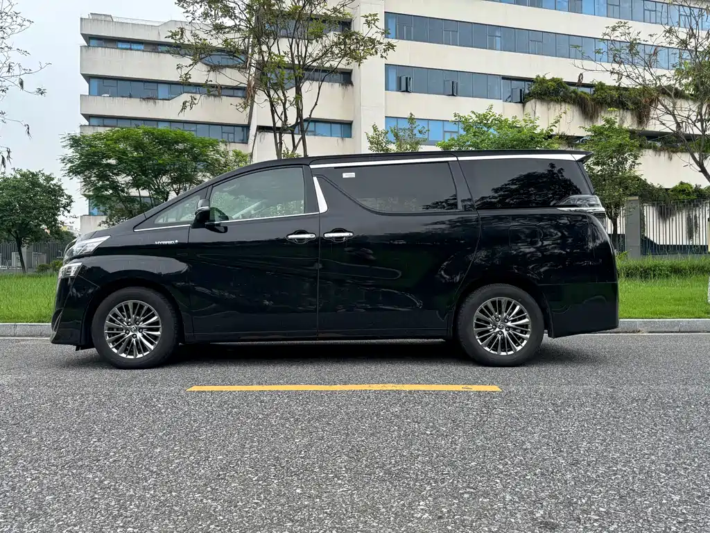 Toyota Vellfire 2021 — фото 9
