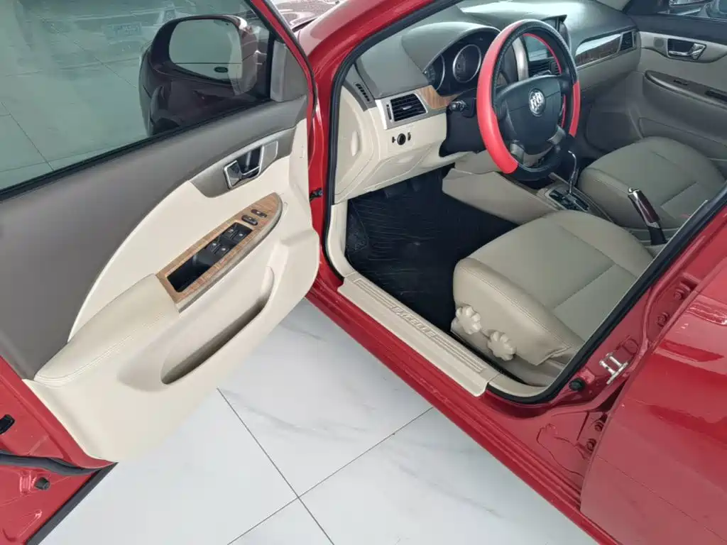 Buick Excelle 2015 — фото 16