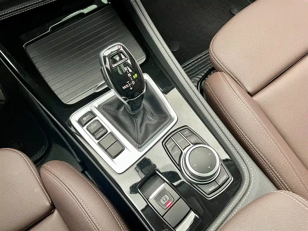 BMW 1 Series 2022 — фото 11
