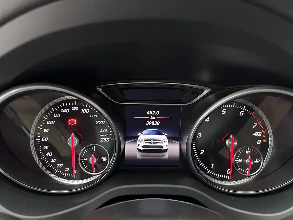 Mercedes-Benz CLA 2017 — фото 21