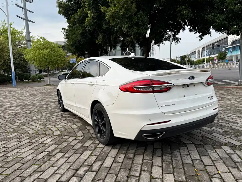 Ford Mondeo 2019 — фото 10
