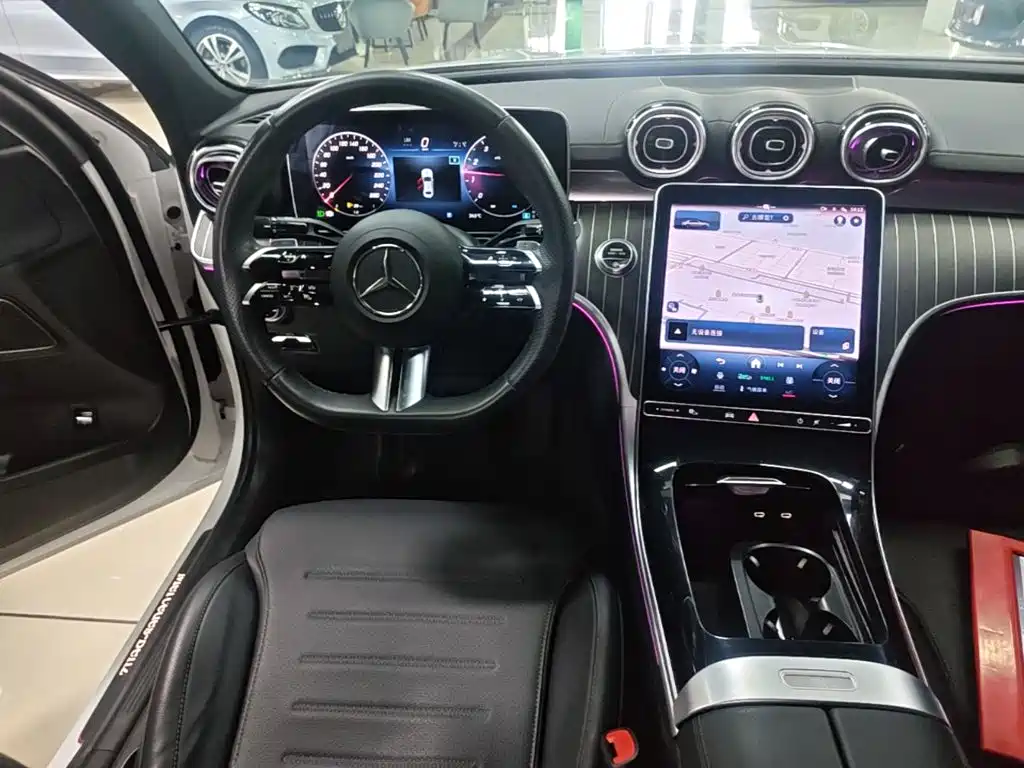 Mercedes-Benz C-Class 2024 — фото 13