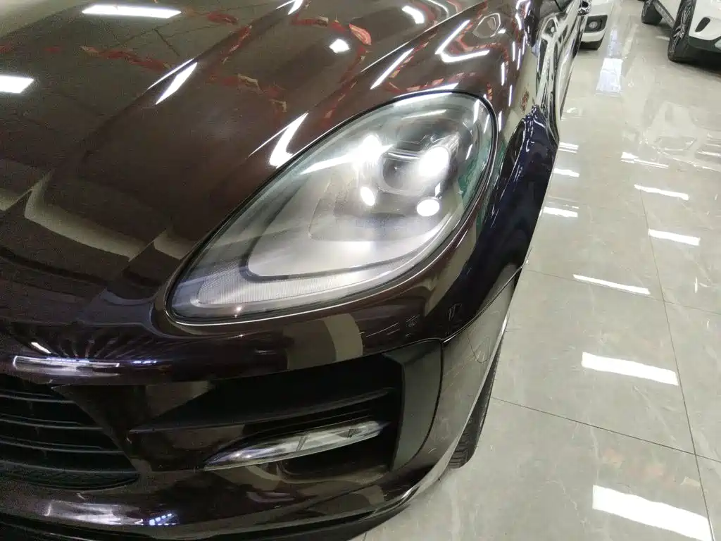 Porsche Macan 2019 — фото 18