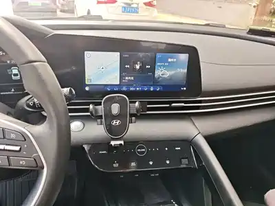 Hyundai Elantra 2022