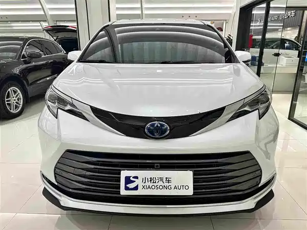 Toyota Sienna 2024