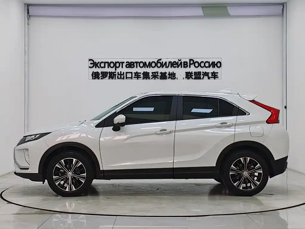 Mitsubishi Eclipse Cross 2023 — фото 5