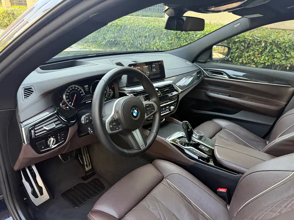 BMW 6 Series GT 2018 — фото 9