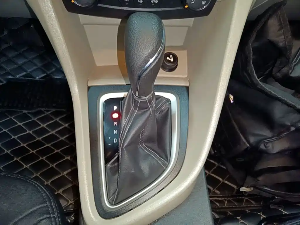 Buick Excelle 2017 — фото 14