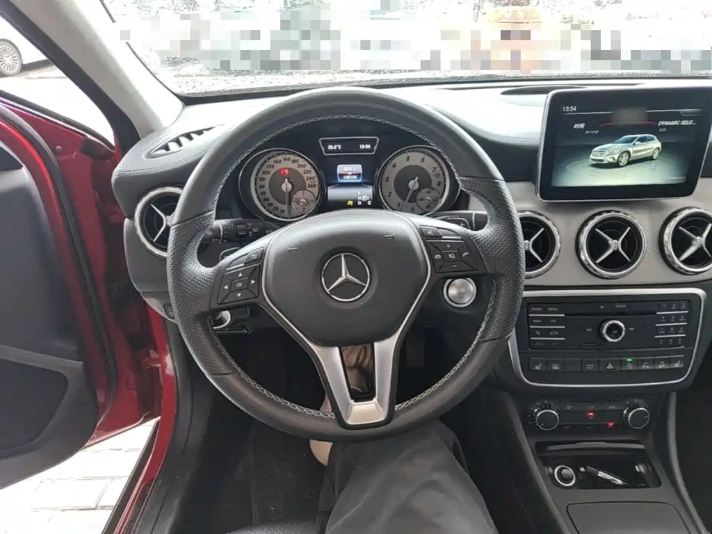 Mercedes-Benz GLA 2016 — фото 11