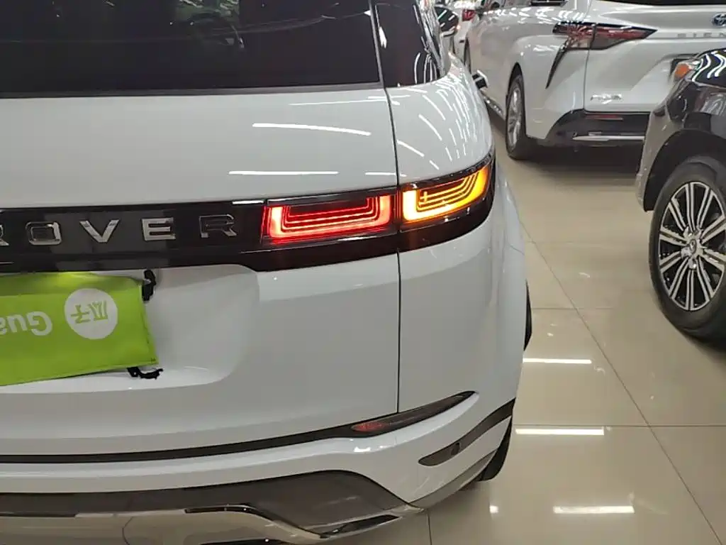Land Rover Evoque 2022 — фото 24