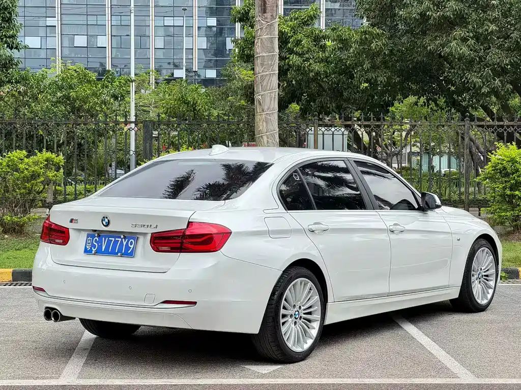 BMW 3 Series 2018 — фото 4