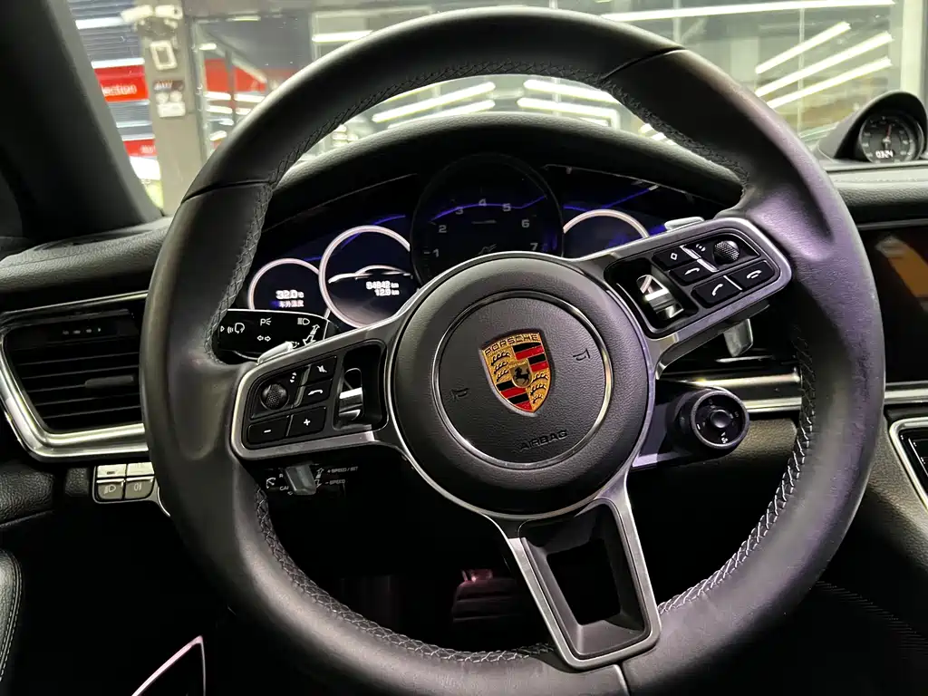 Porsche Panamera 2020 — фото 9