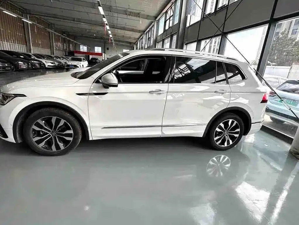 Volkswagen Tiguan L 2023