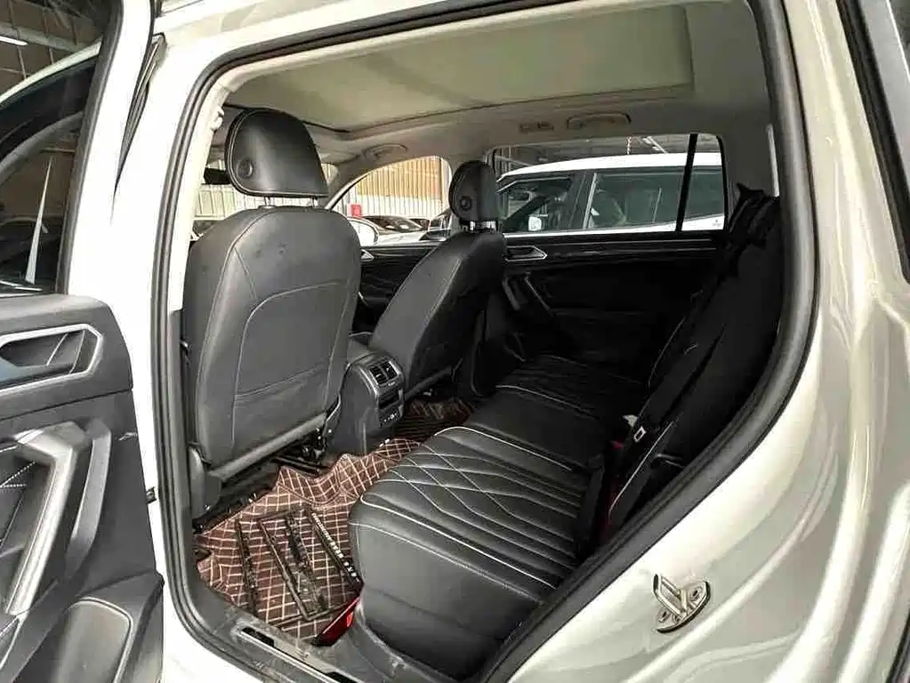 Volkswagen Tiguan L 2023