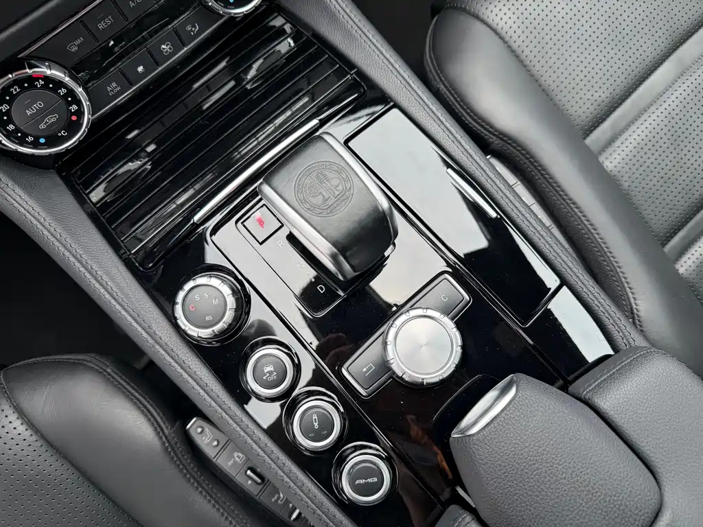 Mercedes-Benz CLS AMG 2012 — фото 18