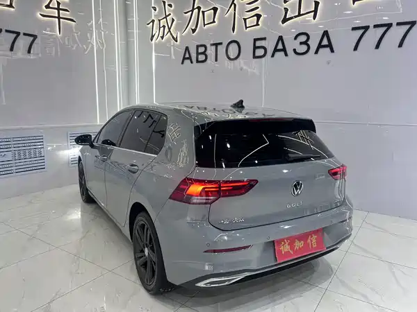 Volkswagen Golf 2024