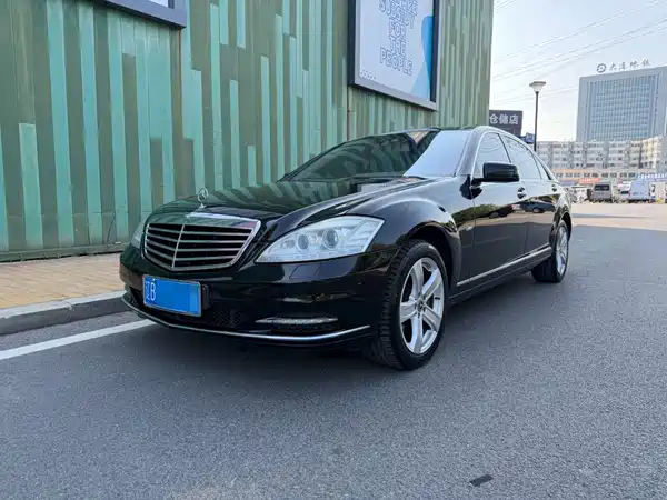 Mercedes-Benz S-Class 2011